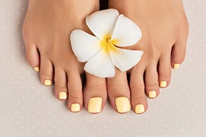 LUVISH NAILS LOUNGE